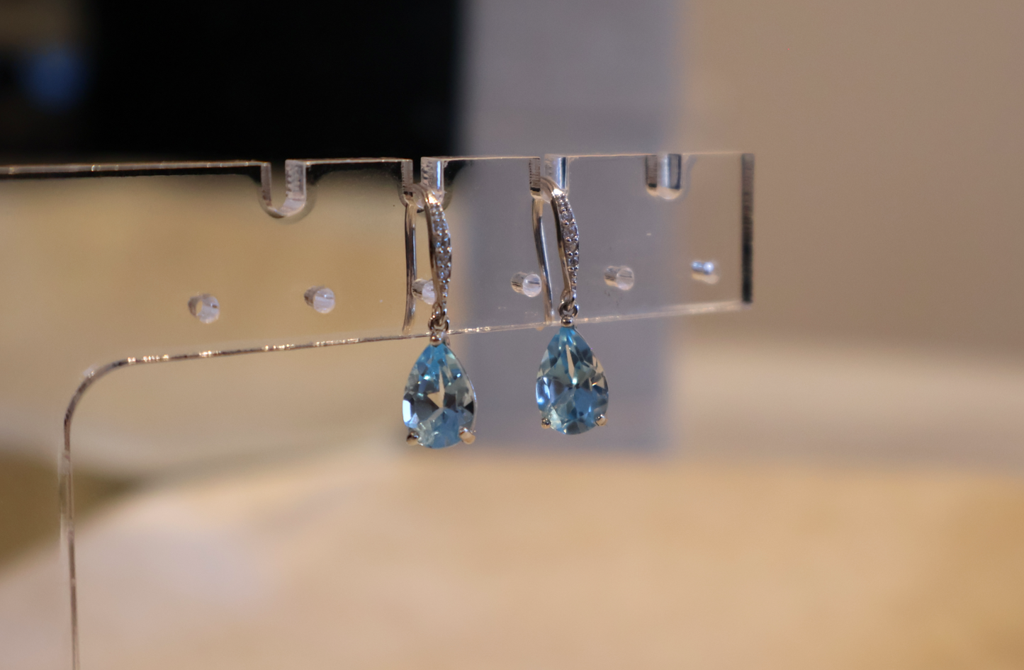 LUN Hanging Earrings – Semi Precious gemstones