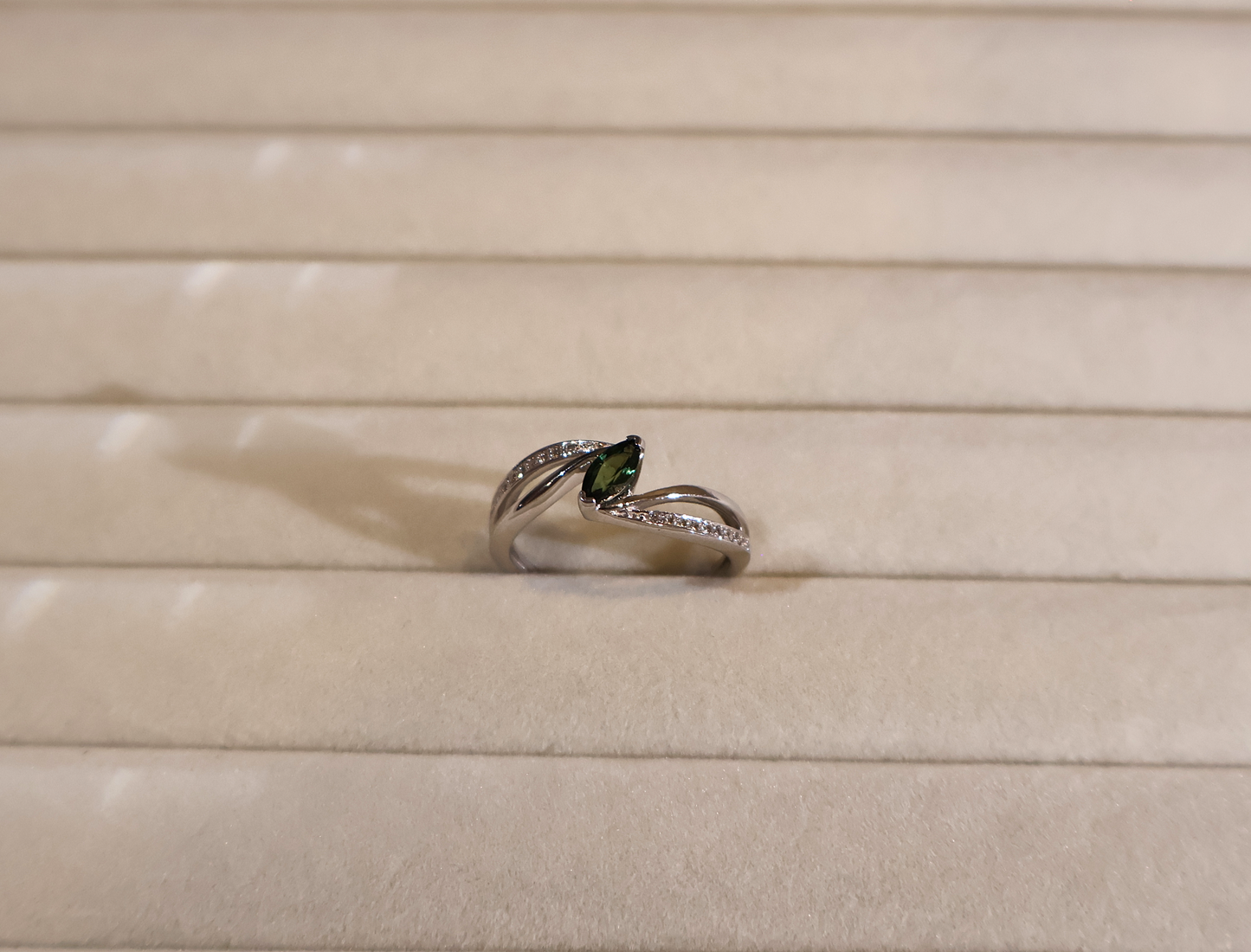 ERA Green Sapphire Ring - Signature Sparkle Band
