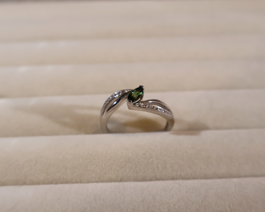 ERA Green Sapphire Ring - Signature Sparkle Band