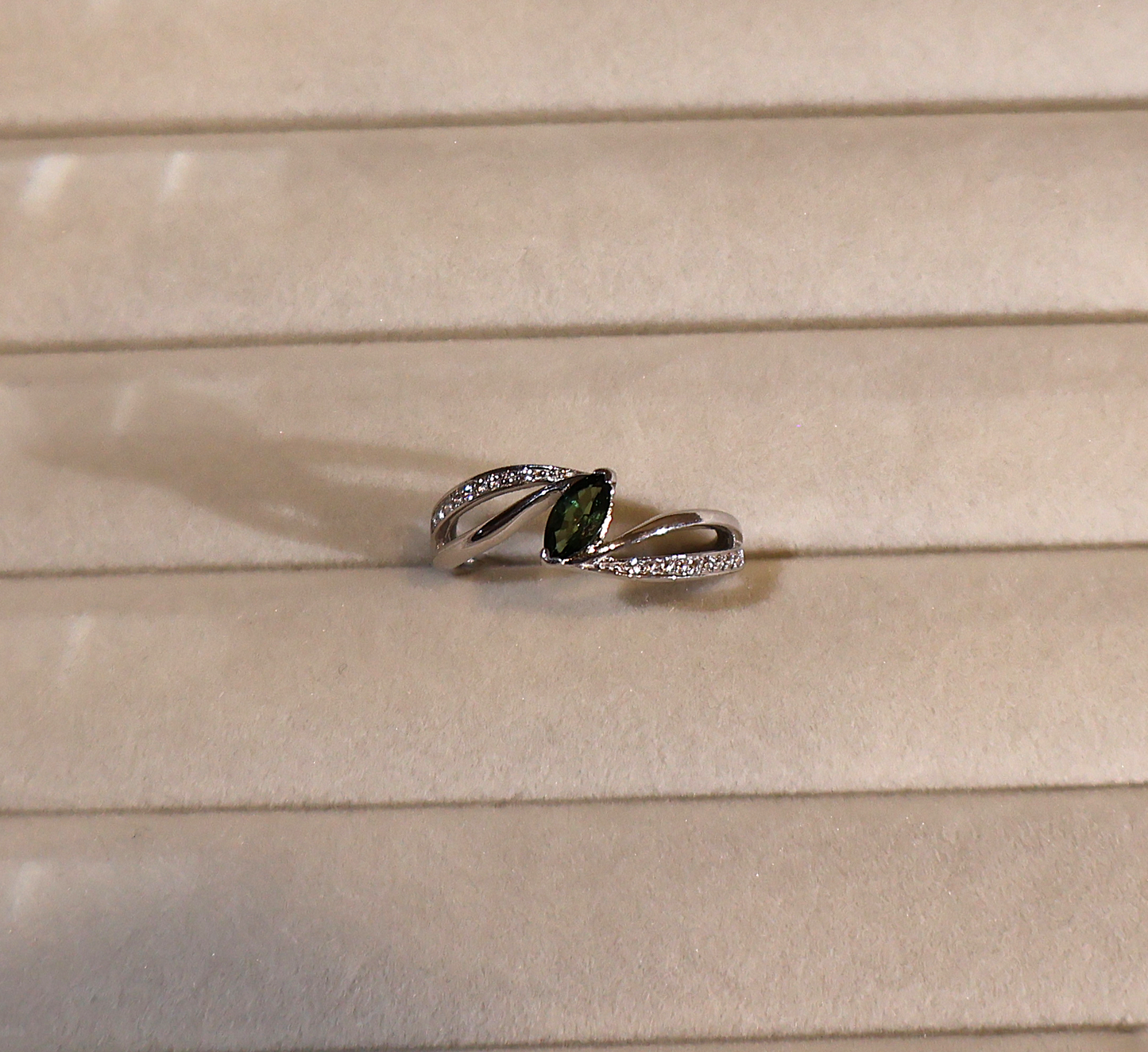 ERA Green Sapphire Ring - Signature Sparkle Band
