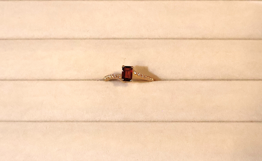 ERA Garnet Solitaire Ring - Signature Sparkle Band