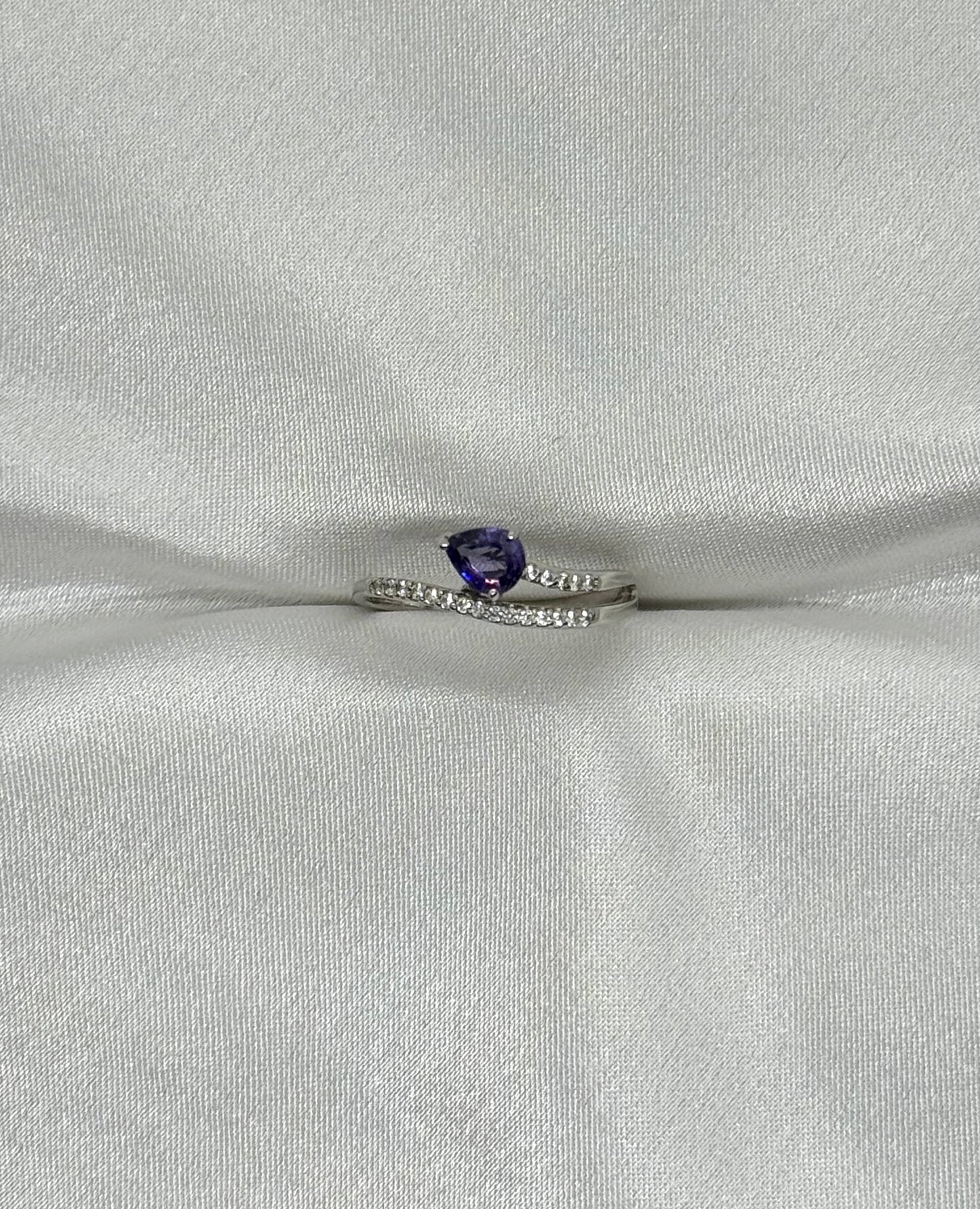 AUR Signature Sparkle Double Band – Purple Sapphire Ring
