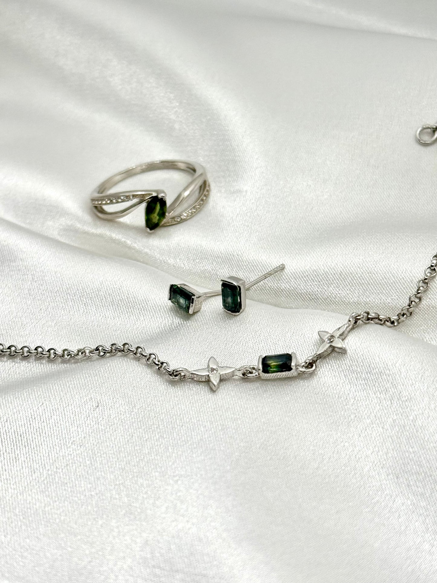 AUR Sapphire Solitaire Bracelet – Green