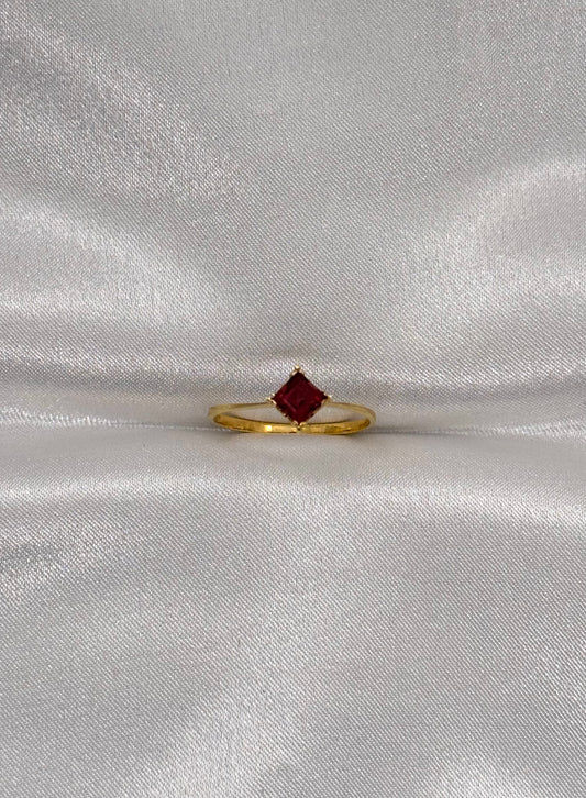 AUR Garnet - Solitaire Ring